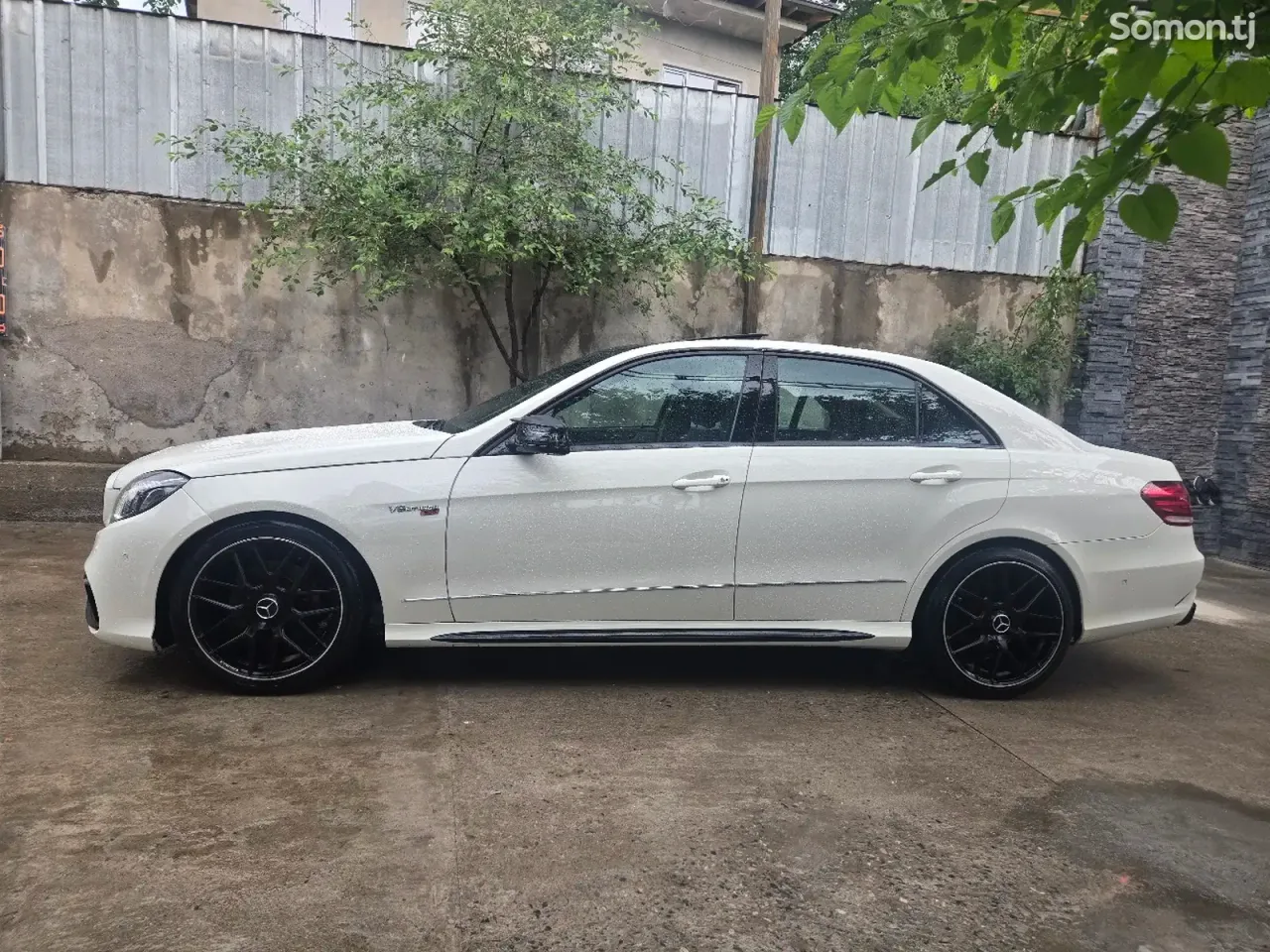 Mercedes-Benz E class 2010 · 3.5 AT