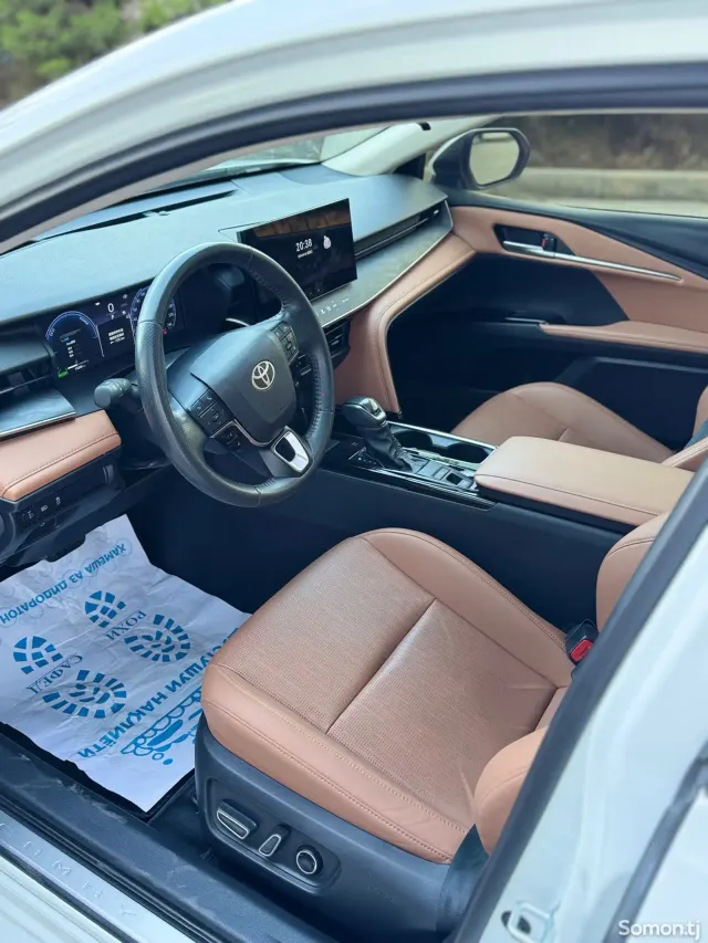 Toyota Camry 2024 · 2.0 AT