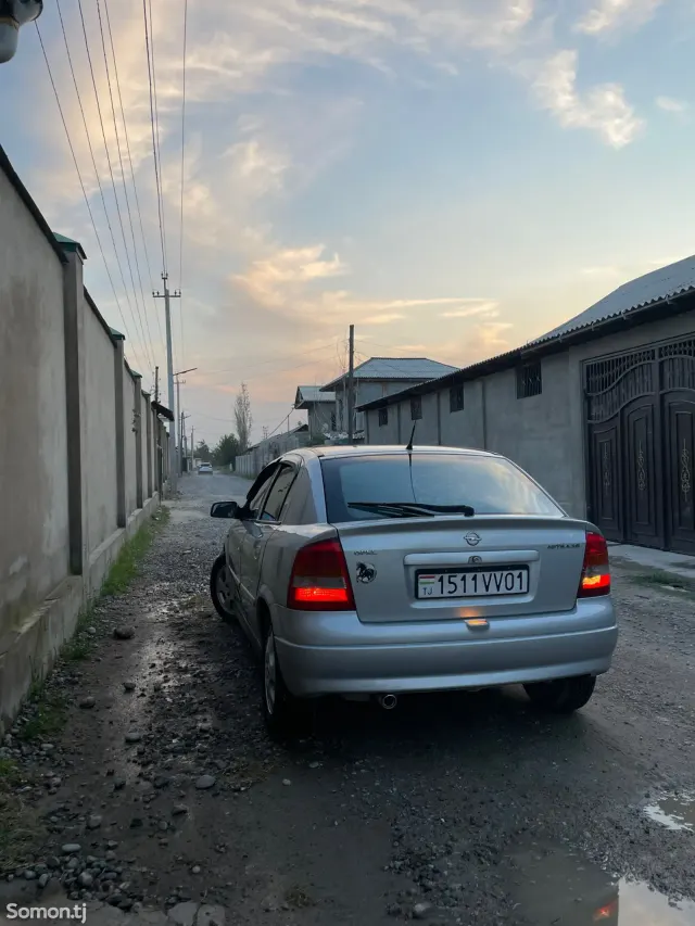 Opel Astra G 1999 · 1.6 MT