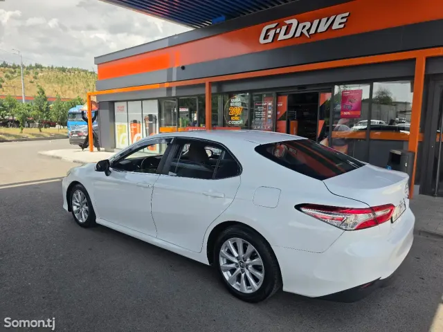 Toyota Camry 2018 · 2.5 AT