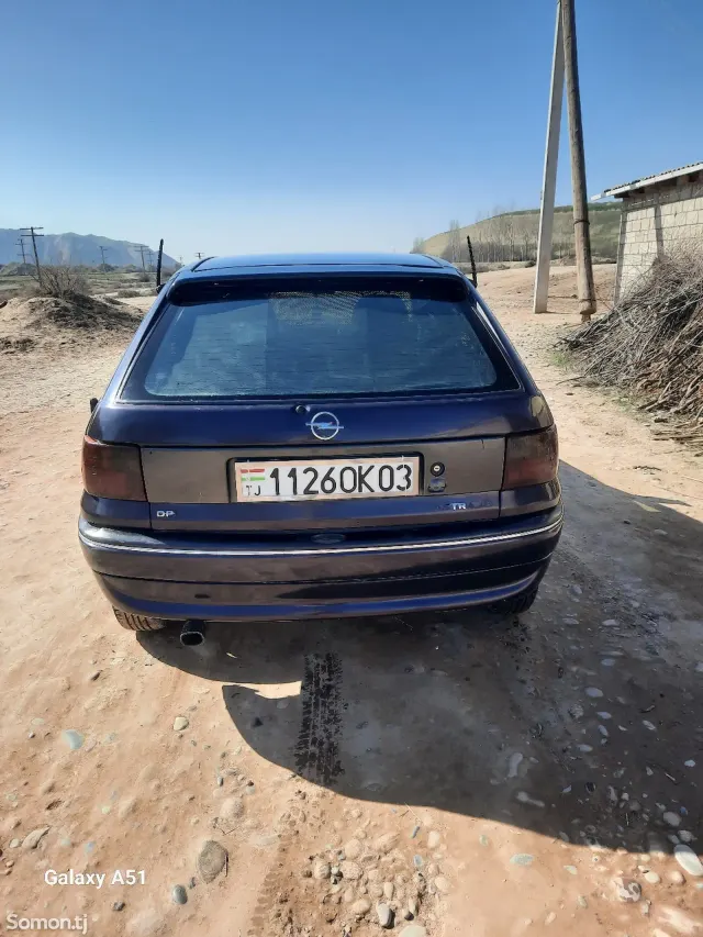 Opel Astra F 1996 · 1.6 MT