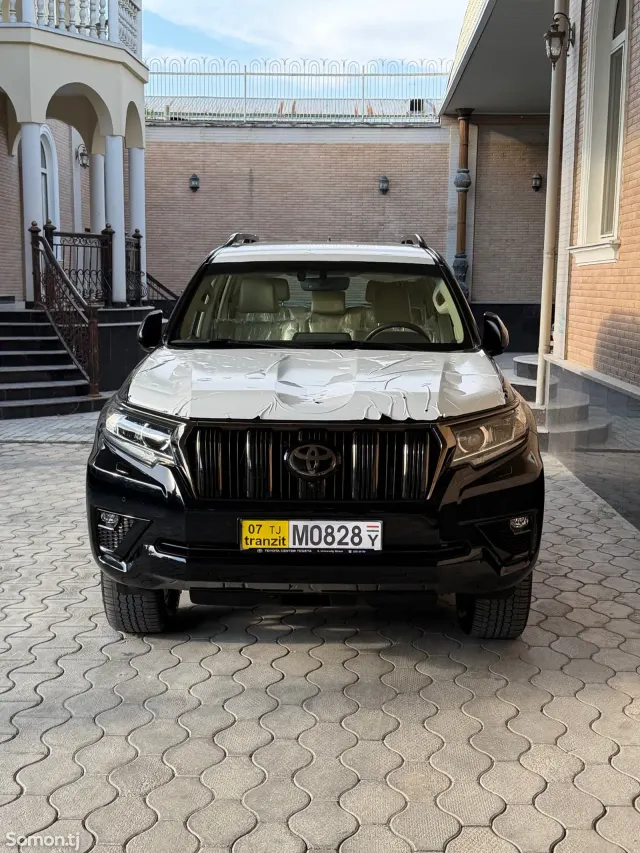 Toyota Land Cruiser Prado 2022 · 4.0 AT