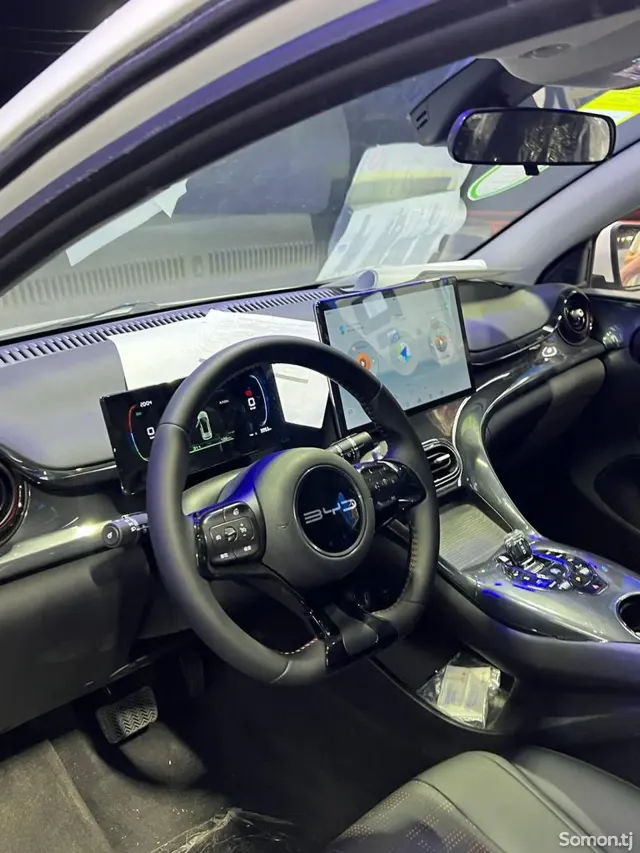 BYD E2 2025 · 1.7 AT