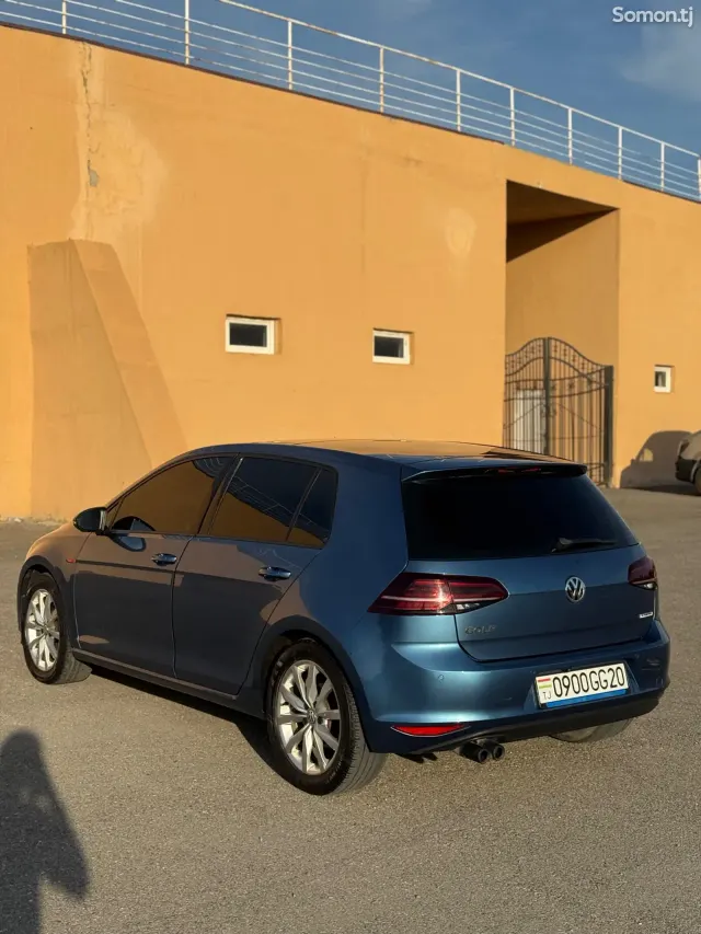 Volkswagen Golf 2015 · 2.0 AT