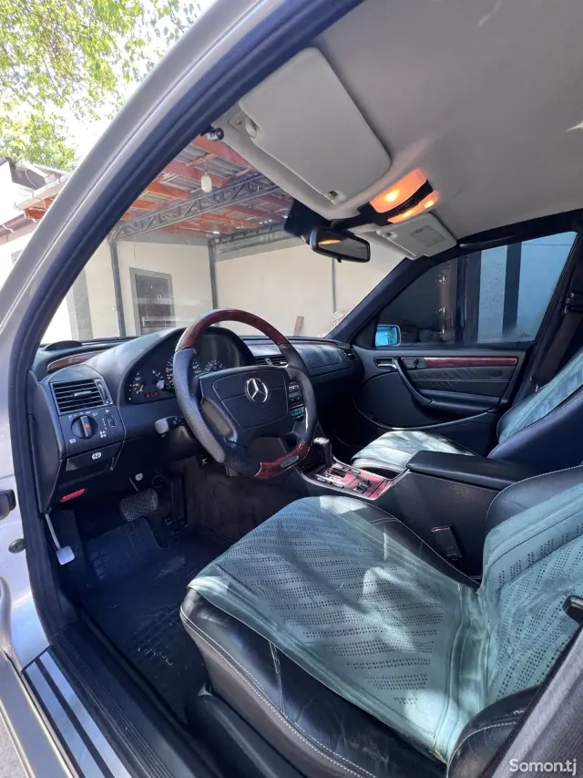 Mercedes-Benz C class 2000 · 2.4 AT