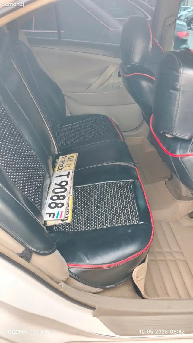 Toyota Camry 2007 · 2.4 AT