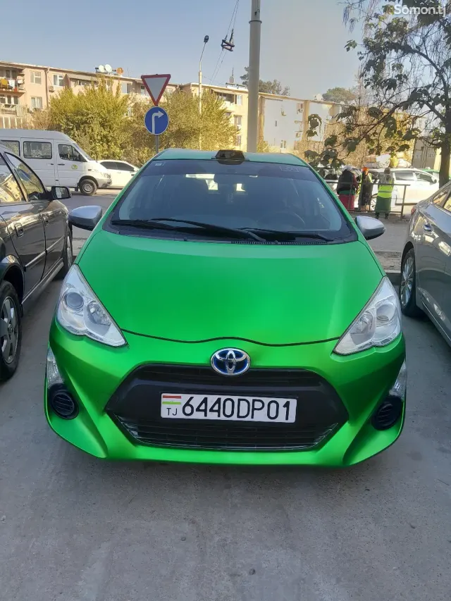 Toyota Aqua 2015 · 1.5 AT