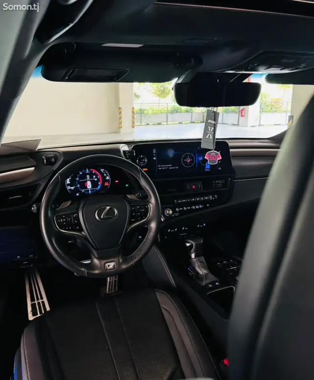 Lexus ES series 2023 · 2.5 AT