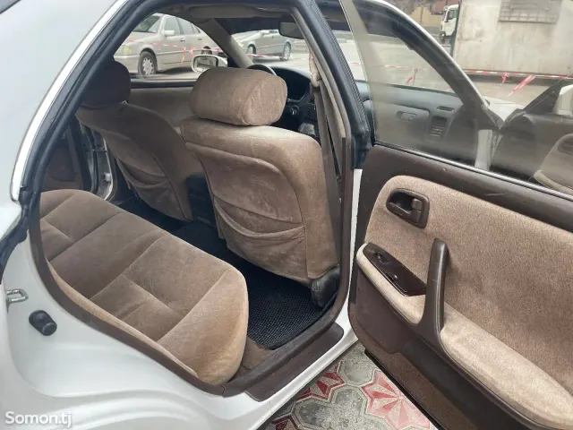 Toyota Mark II 1990 · 2.5 AT