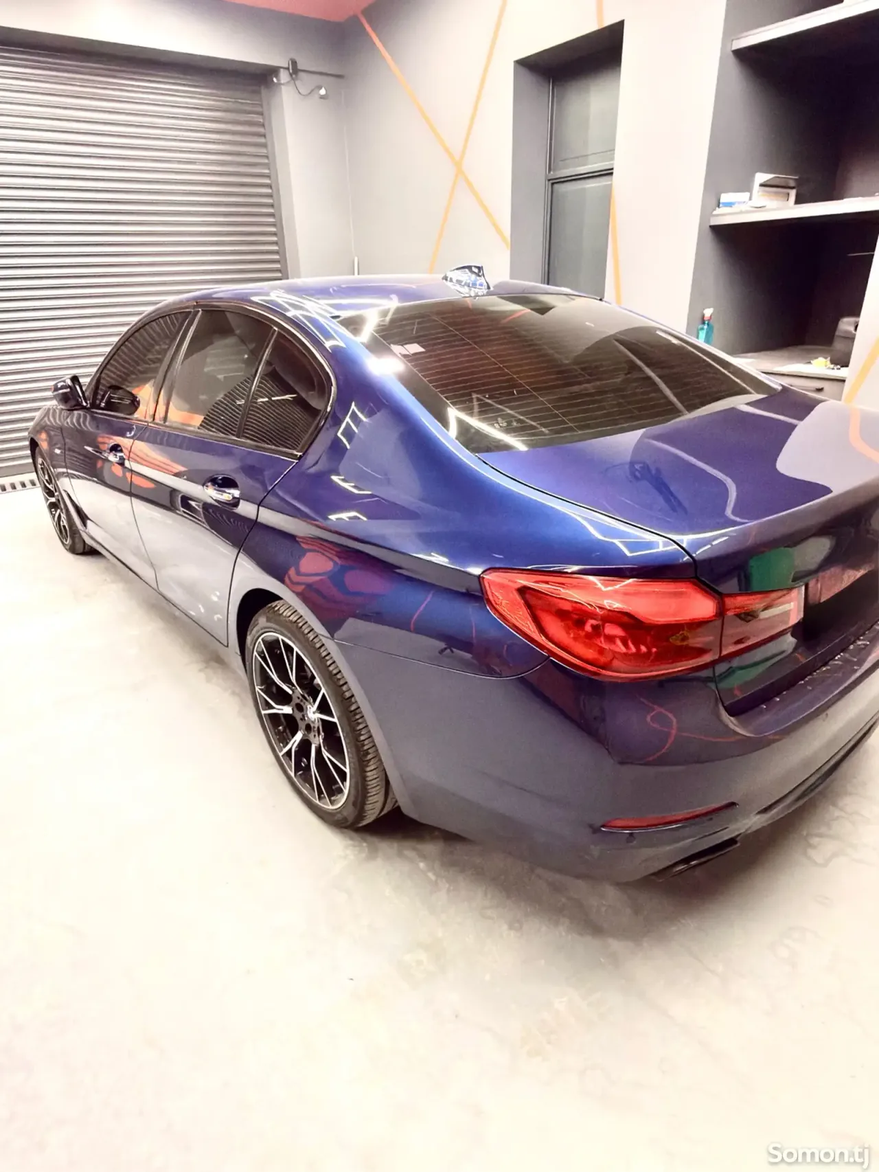 BMW 5 series 2018 · 4.0 AT
