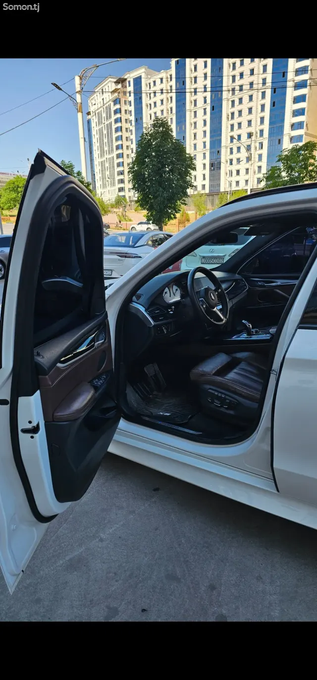BMW X5 M 2015 · 5.0 AT
