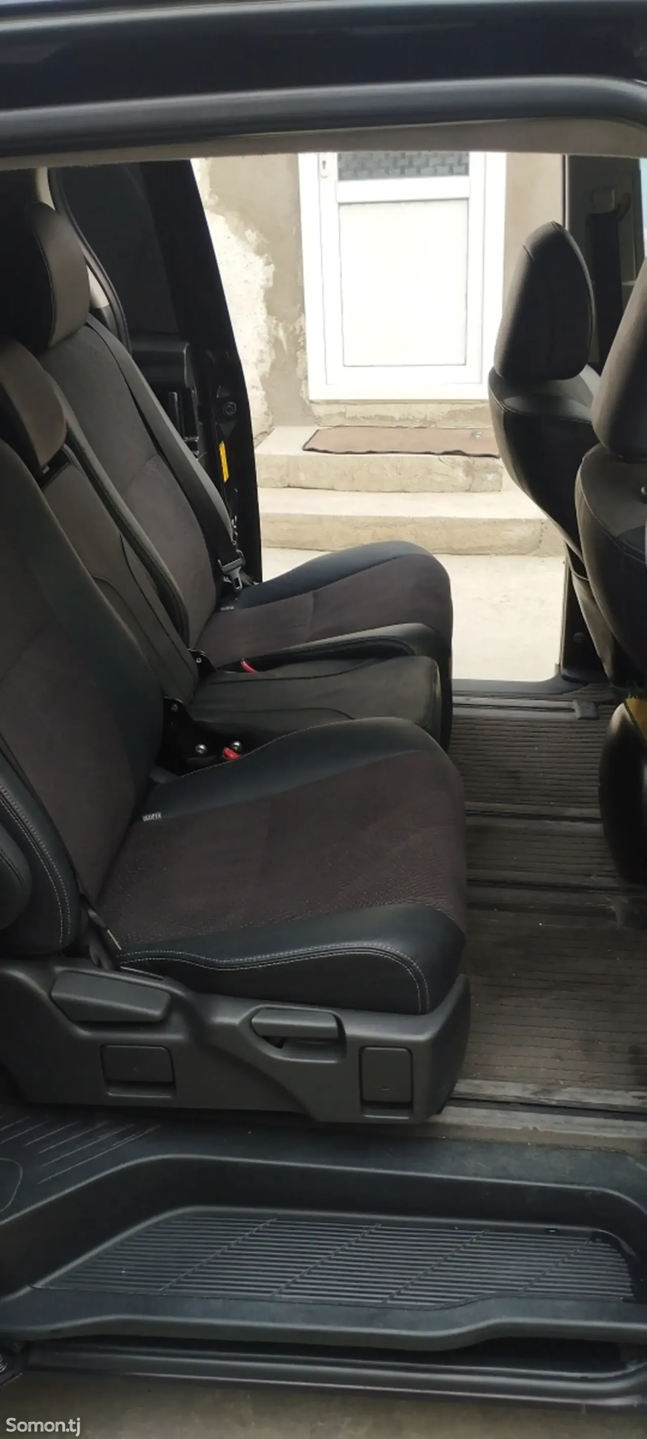 Toyota Estima 2014 · 2.4 CVT