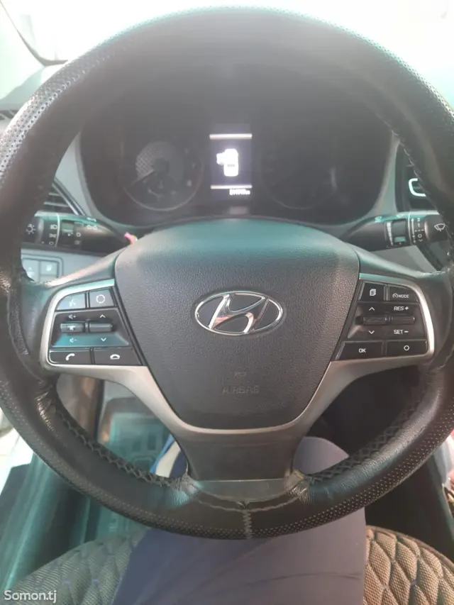 Hyundai Solaris 2022 · 1.6 AT