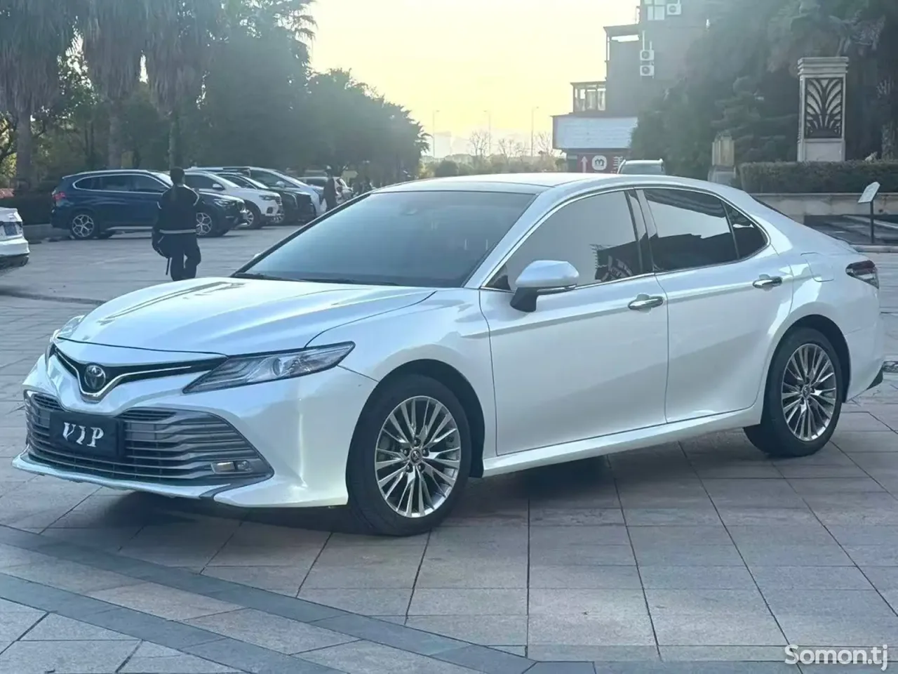 Toyota Camry 2019 · 2.5 AT