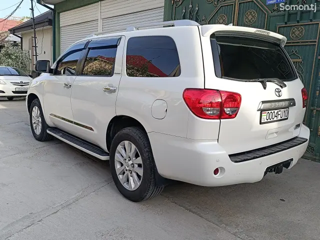 Toyota Sequoia 2014 · 5.7 AT