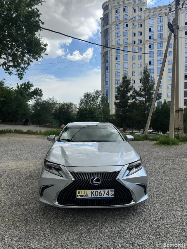 Lexus ES series 2014 · 2.5 AT