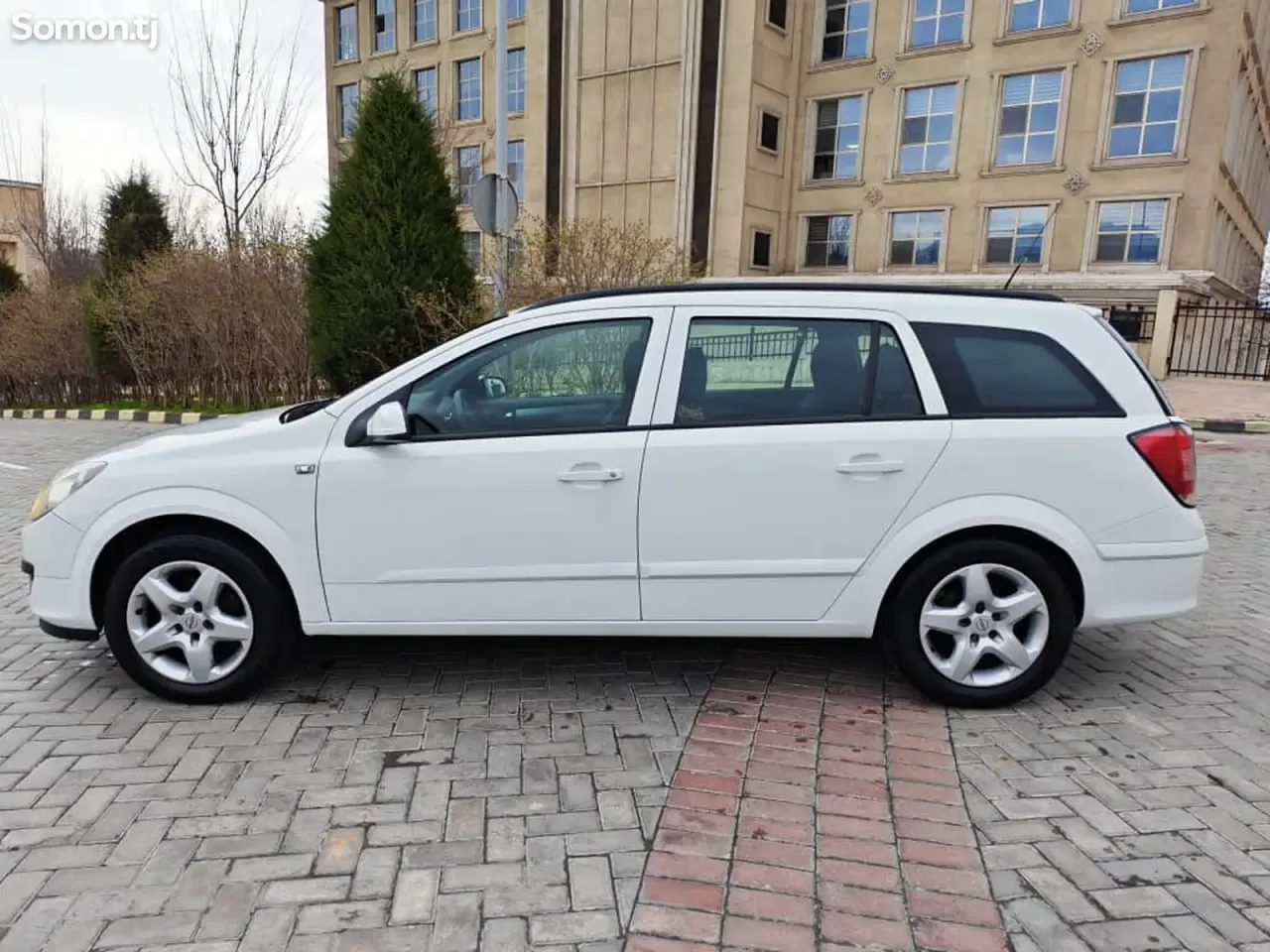 Opel Astra H 2007 · 1.6 MT