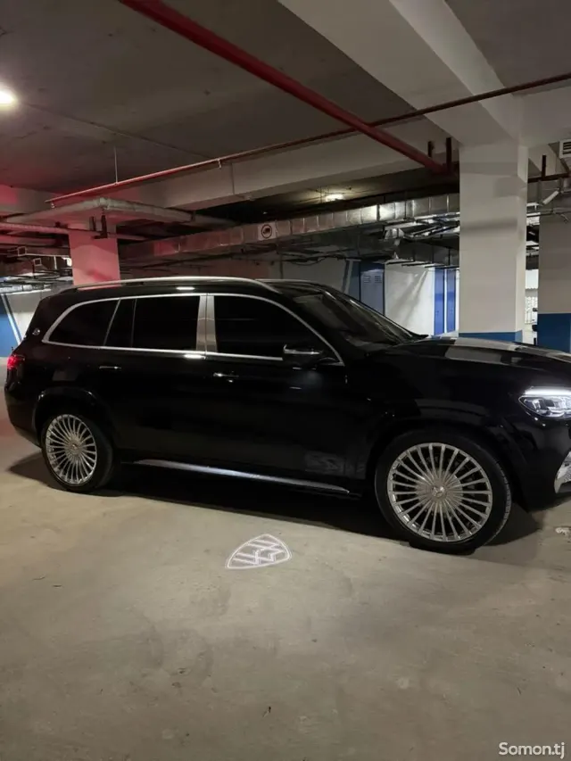 Mercedes-Benz GLS 2023 · 6.0 AT