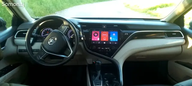 Toyota Camry 2018 · 2.0 AT