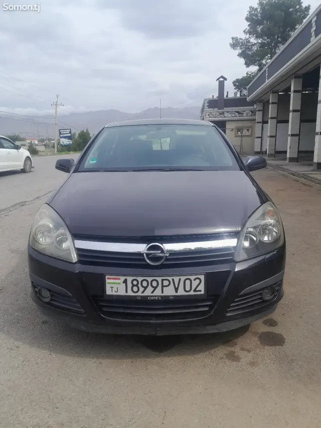 Opel Astra H 2006 · 1.6 MT