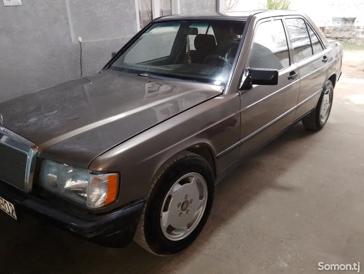 Mercedes-Benz W201 1989 · 1.8 MT