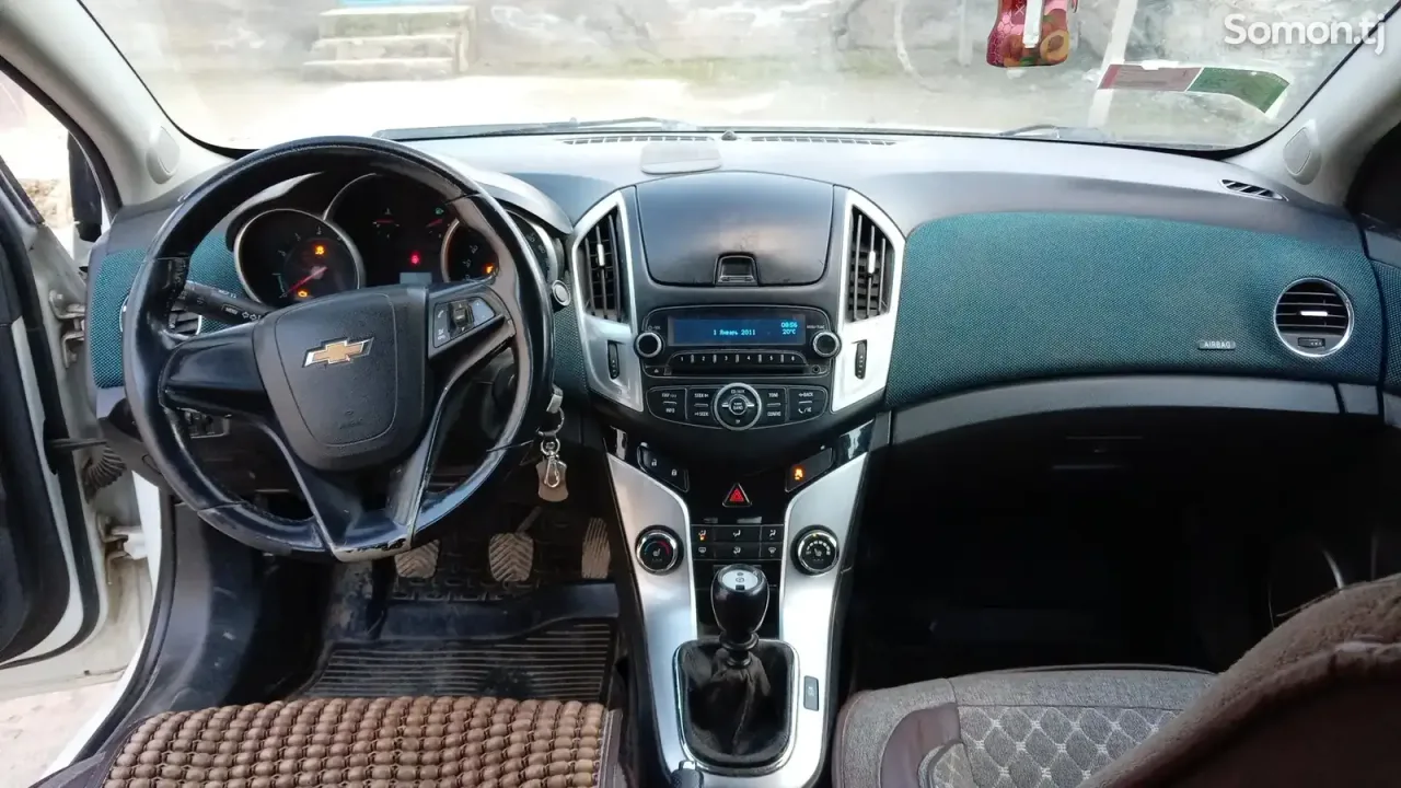 Chevrolet Cruze 2013 · 1.8 MT