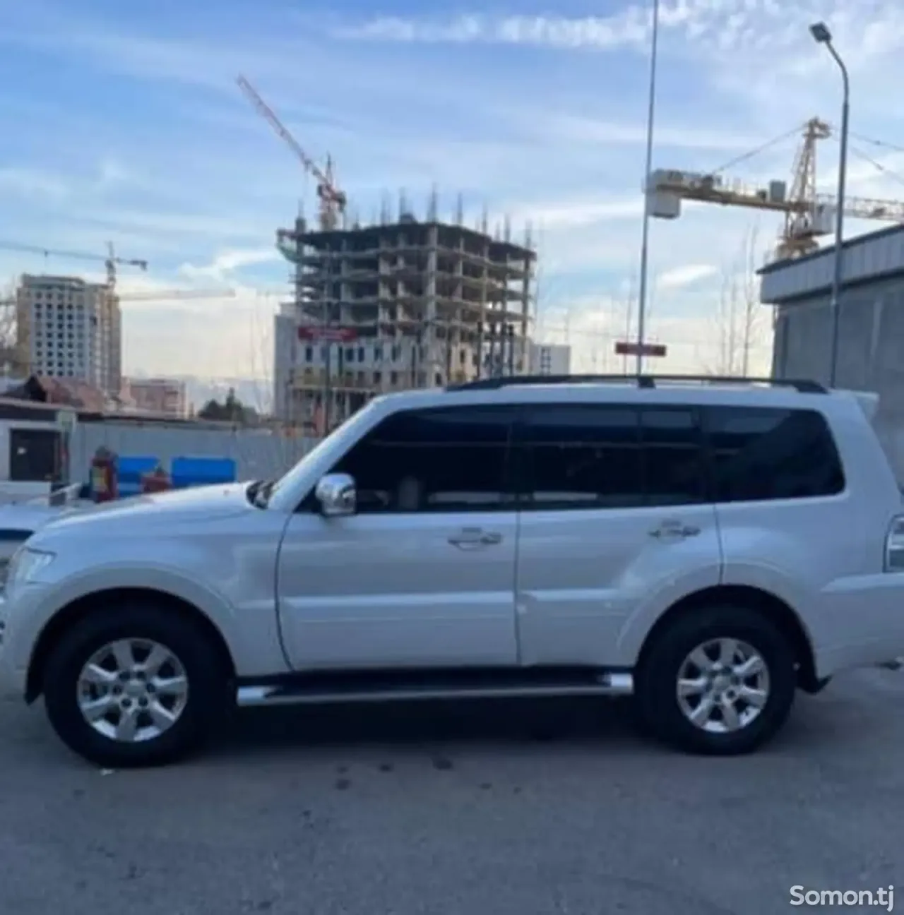 Mitsubishi Pajero 2016 · 3.2 AT