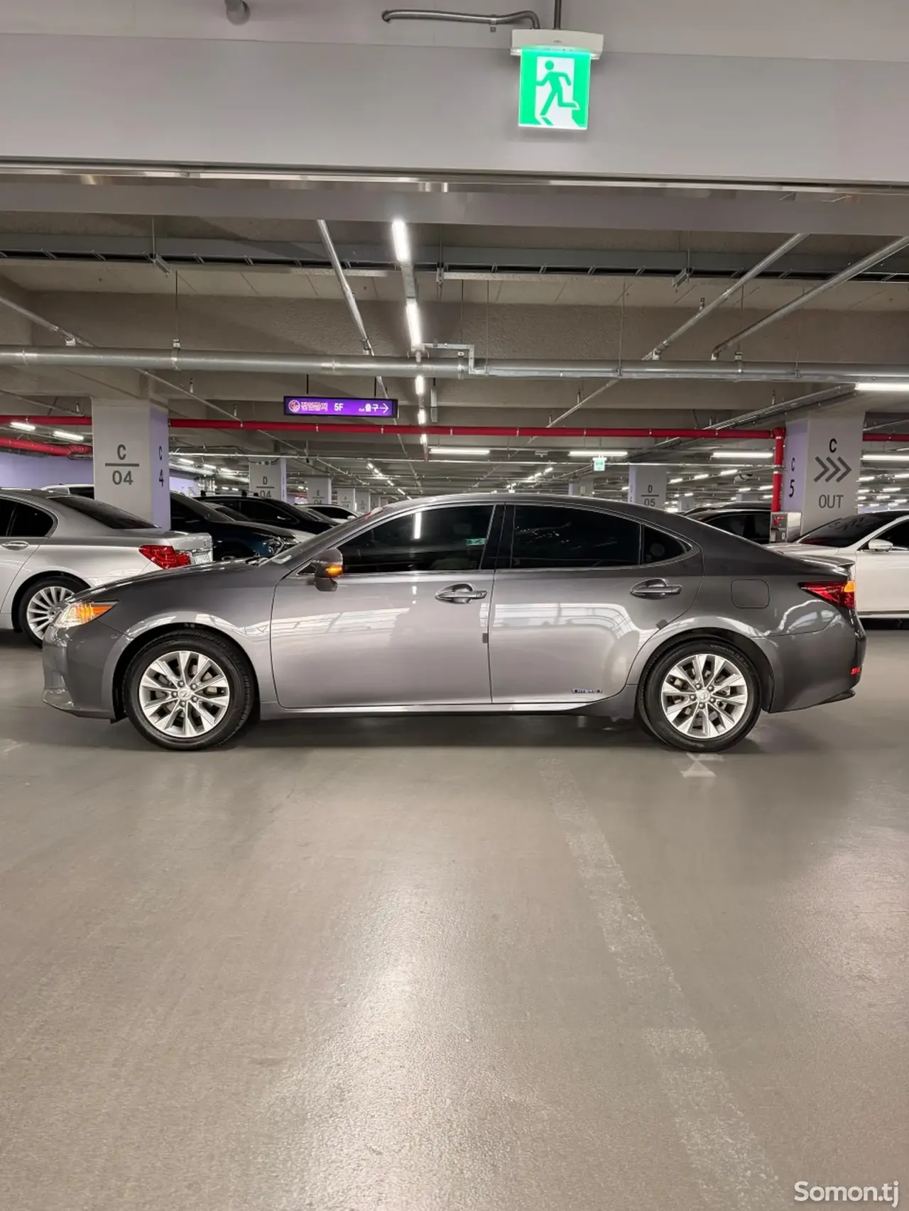 Lexus ES series 2015 · 2.5 AT