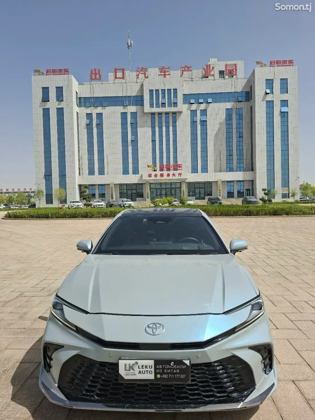Toyota Camry 2025 · 2.0 AT