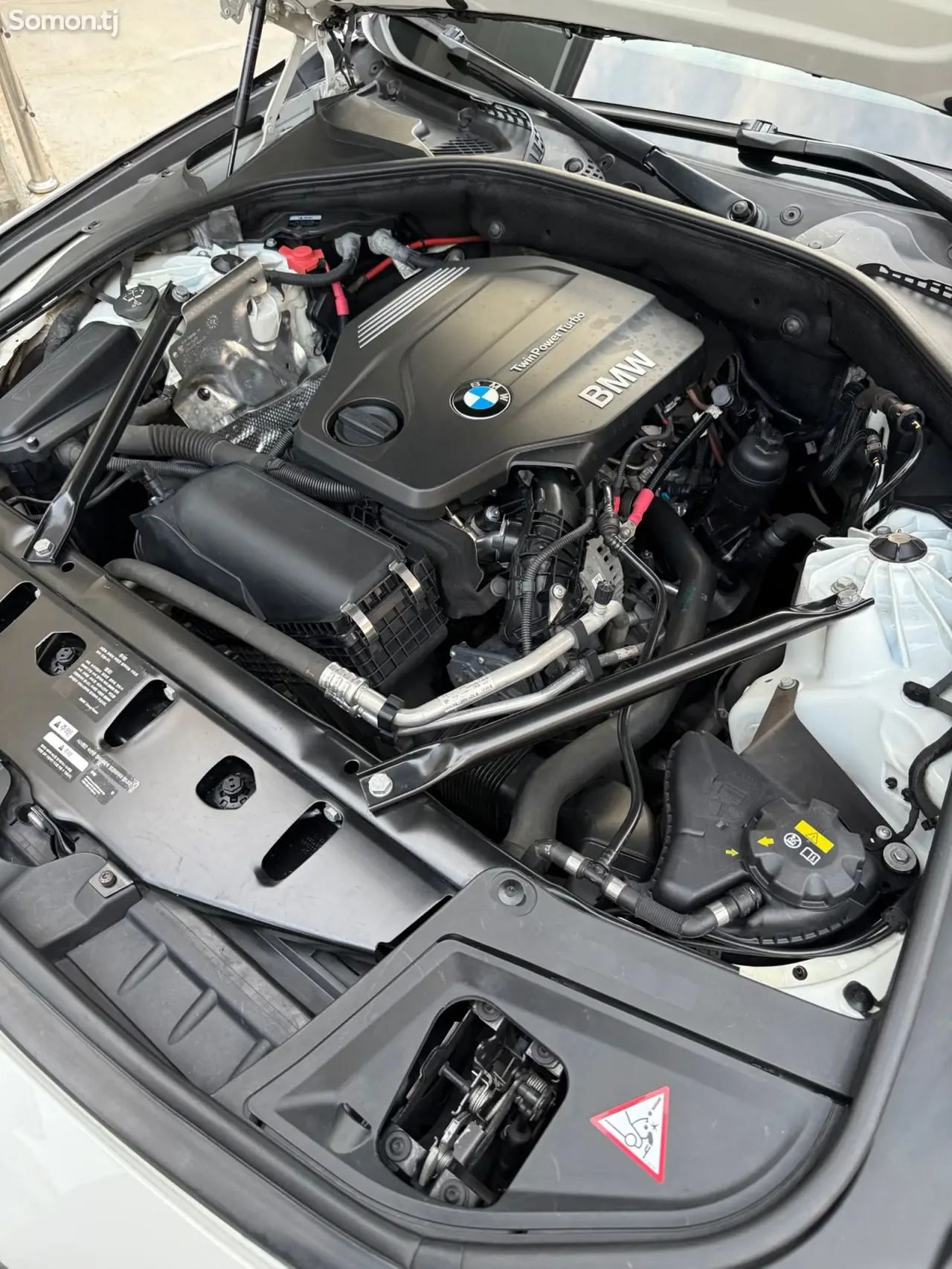 BMW 5 series 2015 · 2.0 AT