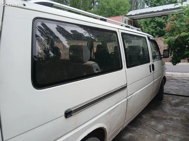 Volkswagen Tavendor 2000 · 2.5 MT
