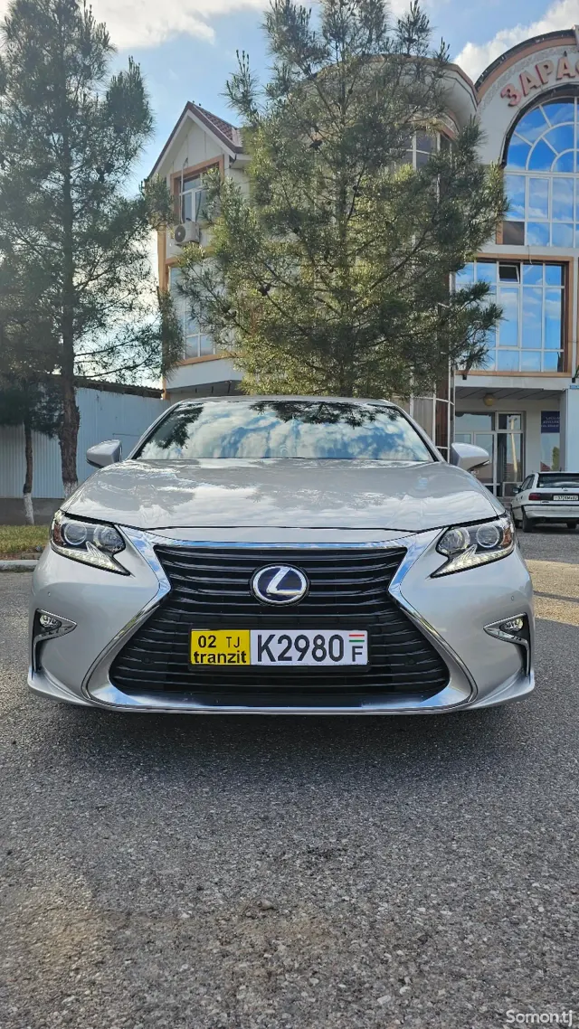 Lexus ES series 2017 · 3.0 AT