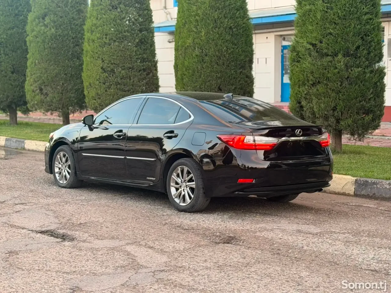 Lexus ES series 2016 · 2.5 AT