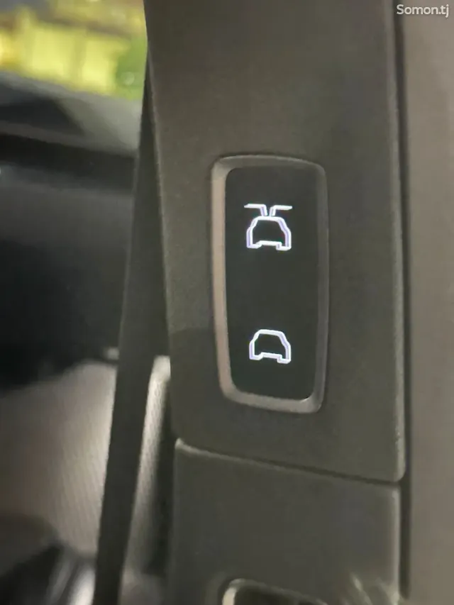 Tesla Model X 2019 · AT
