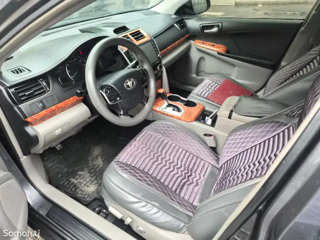 Toyota Camry 2012 · 2.5 AT