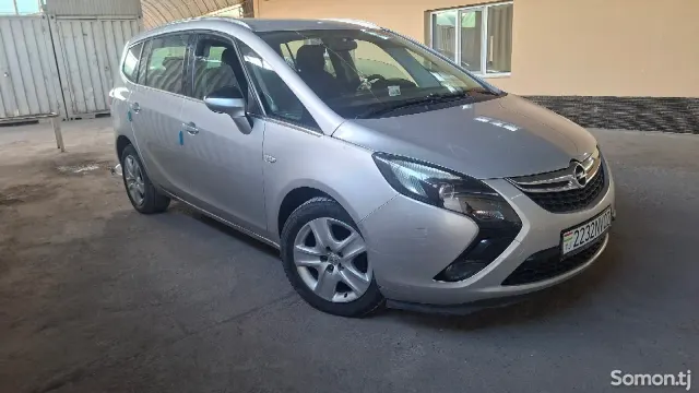 Opel Zafira 2014 · 1.6 MT