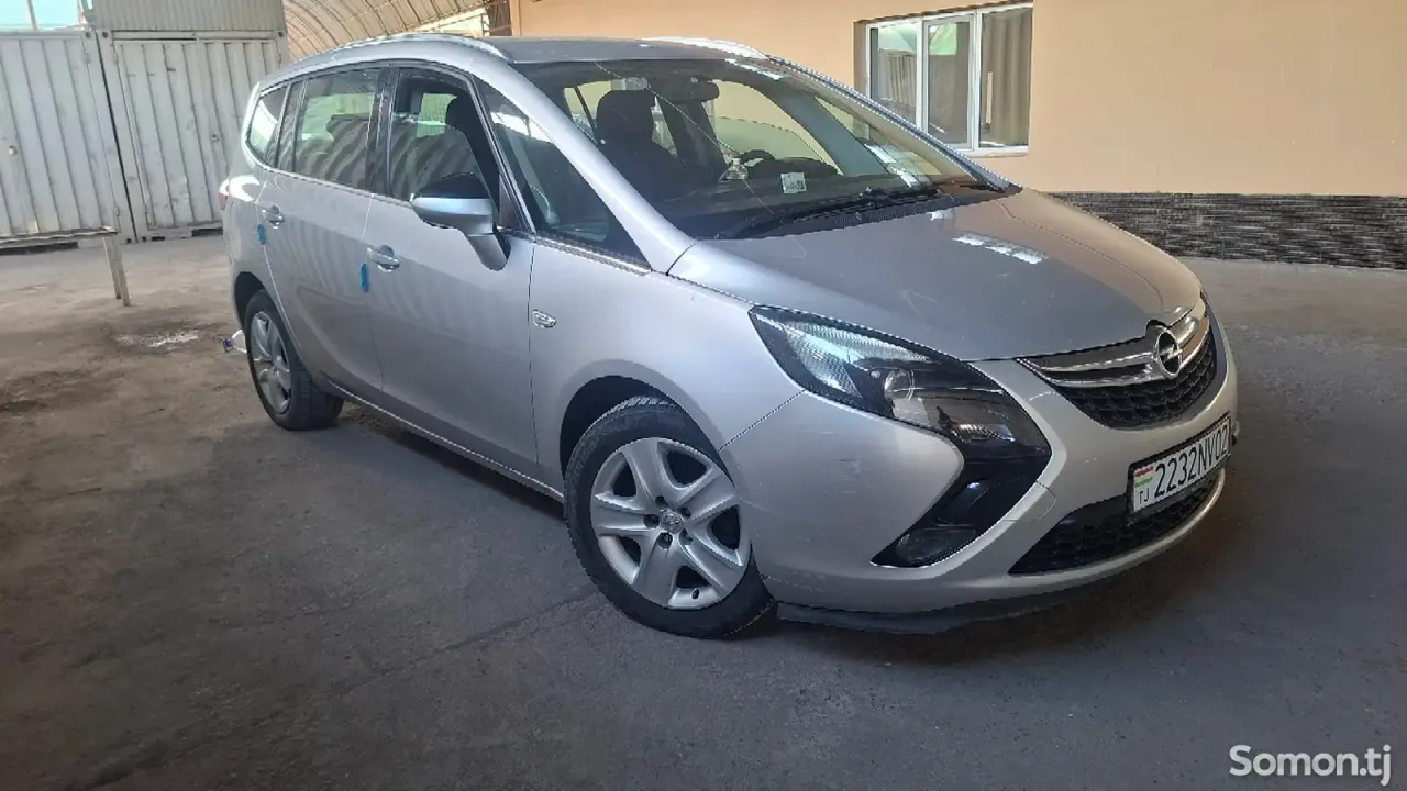 Opel Zafira 2014 · 1.6 MT