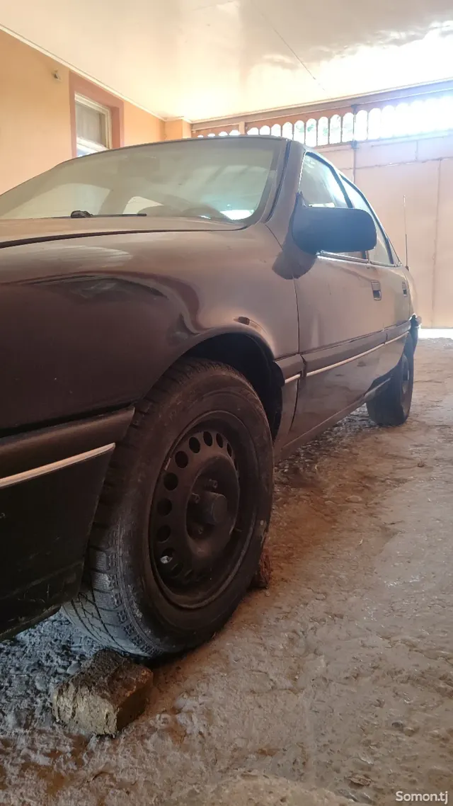 Opel Vectra A 1992 · 1.6 MT