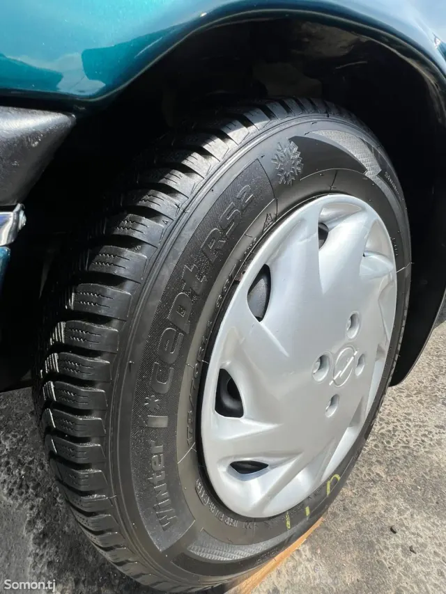 Opel Vectra A 1994 · 1.6 MT