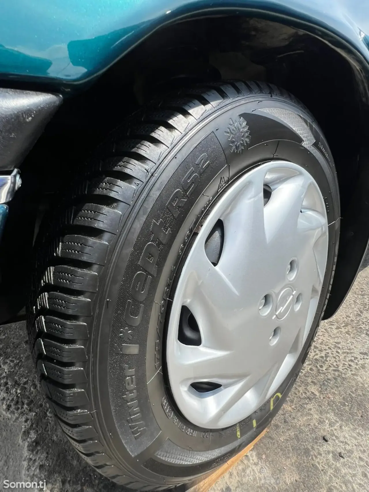 Opel Vectra A 1994 · 1.6 MT