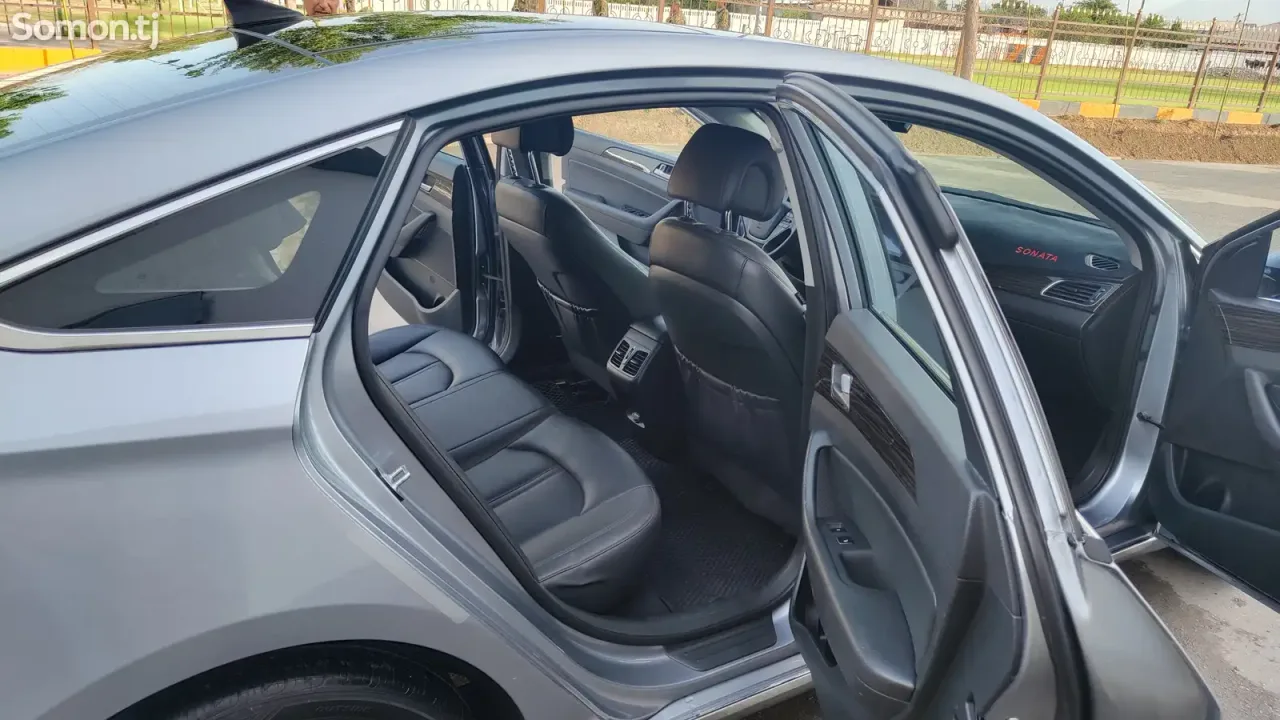 Hyundai Sonata 2015 · 2.0 AT
