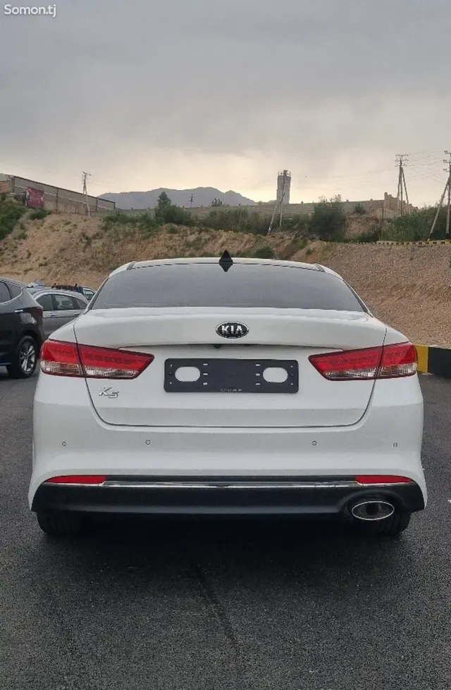 Kia K5 2015 · 2.0 AT