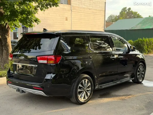 Kia Carnival 2014 · 2.2 AT
