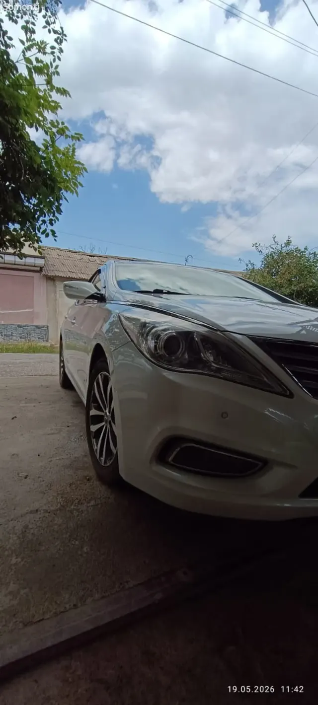 Hyundai Grandeur 2011 · 2.4 AT
