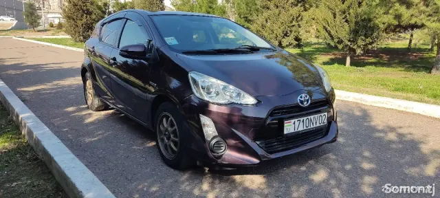 Toyota Aqua 2014 · 1.5 AT