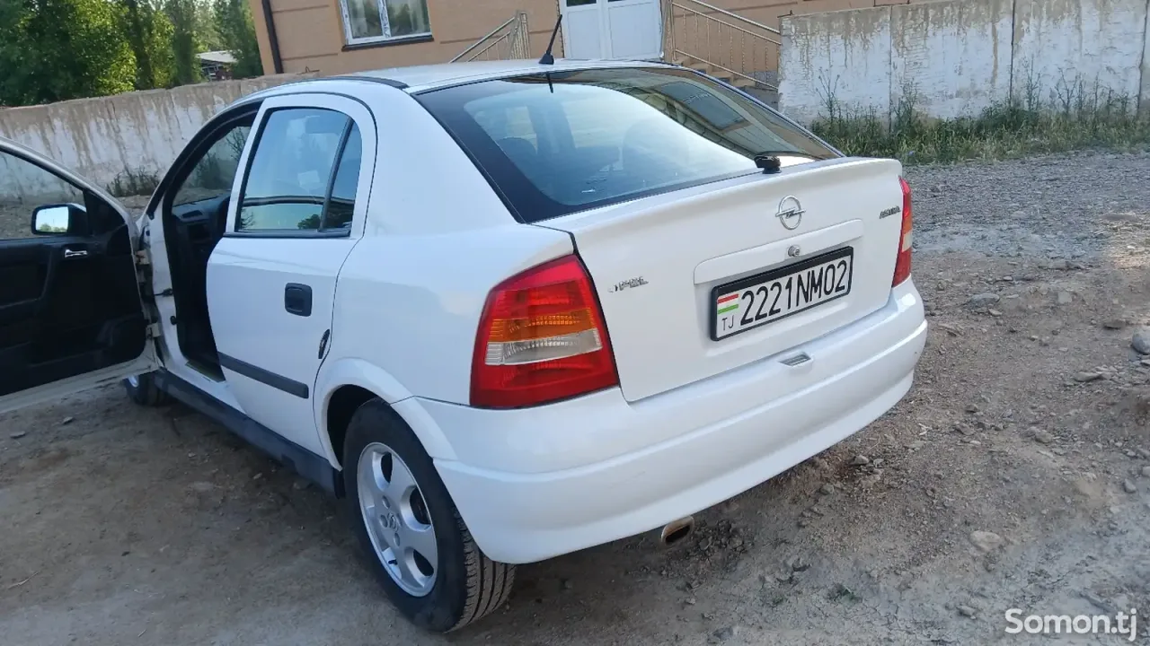 Opel Astra G 2000 · 1.6 MT