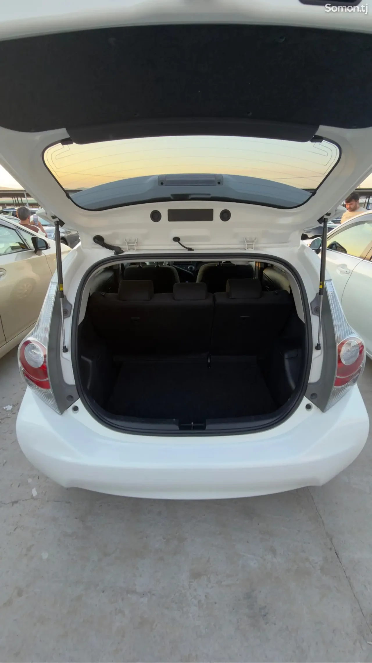 Toyota Aqua 2014 · 1.5 AT