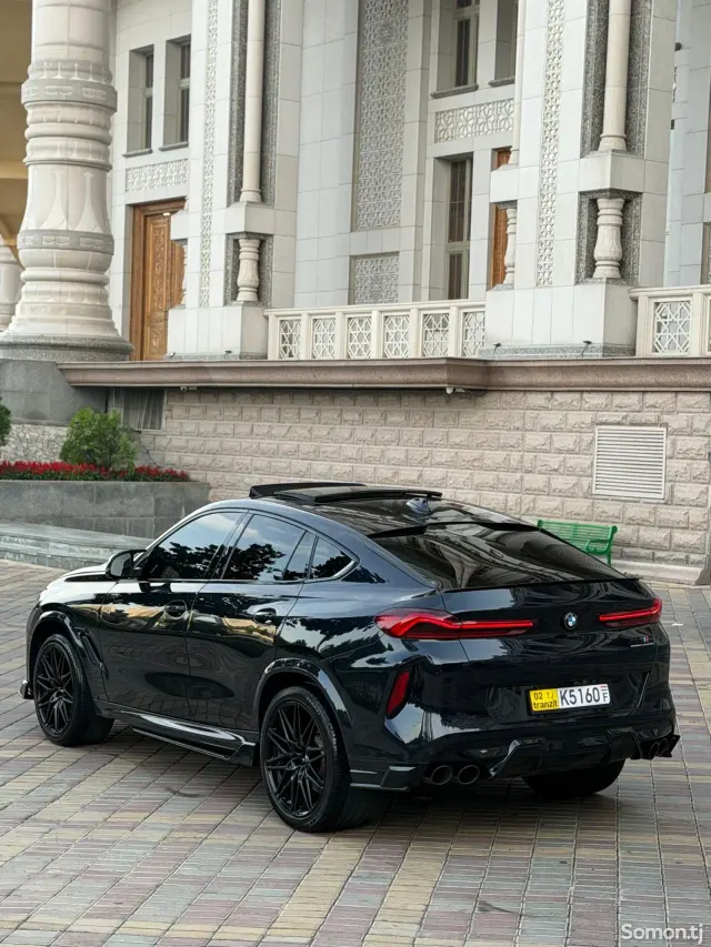 BMW X6 M 2021 · 4.4 AT