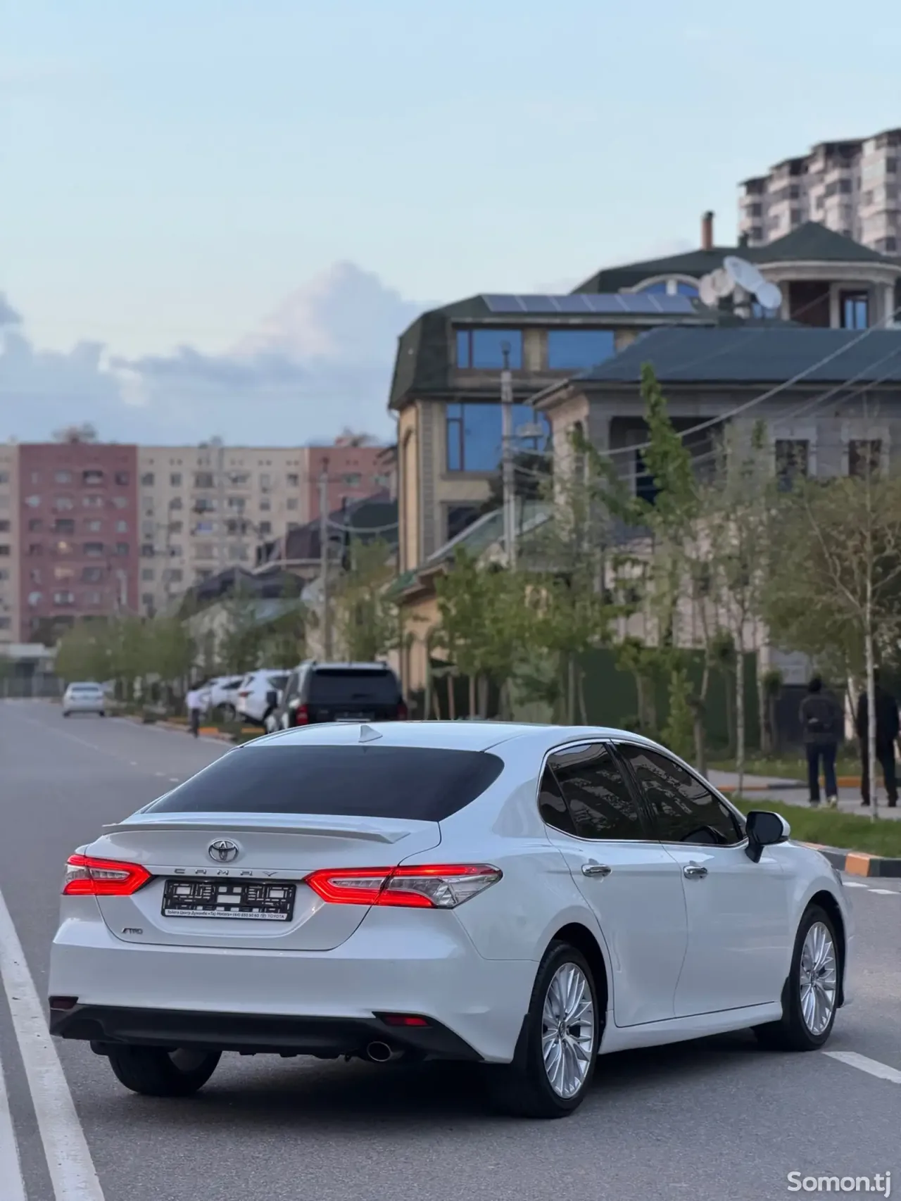 Toyota Camry 2019 · 2.5 AT