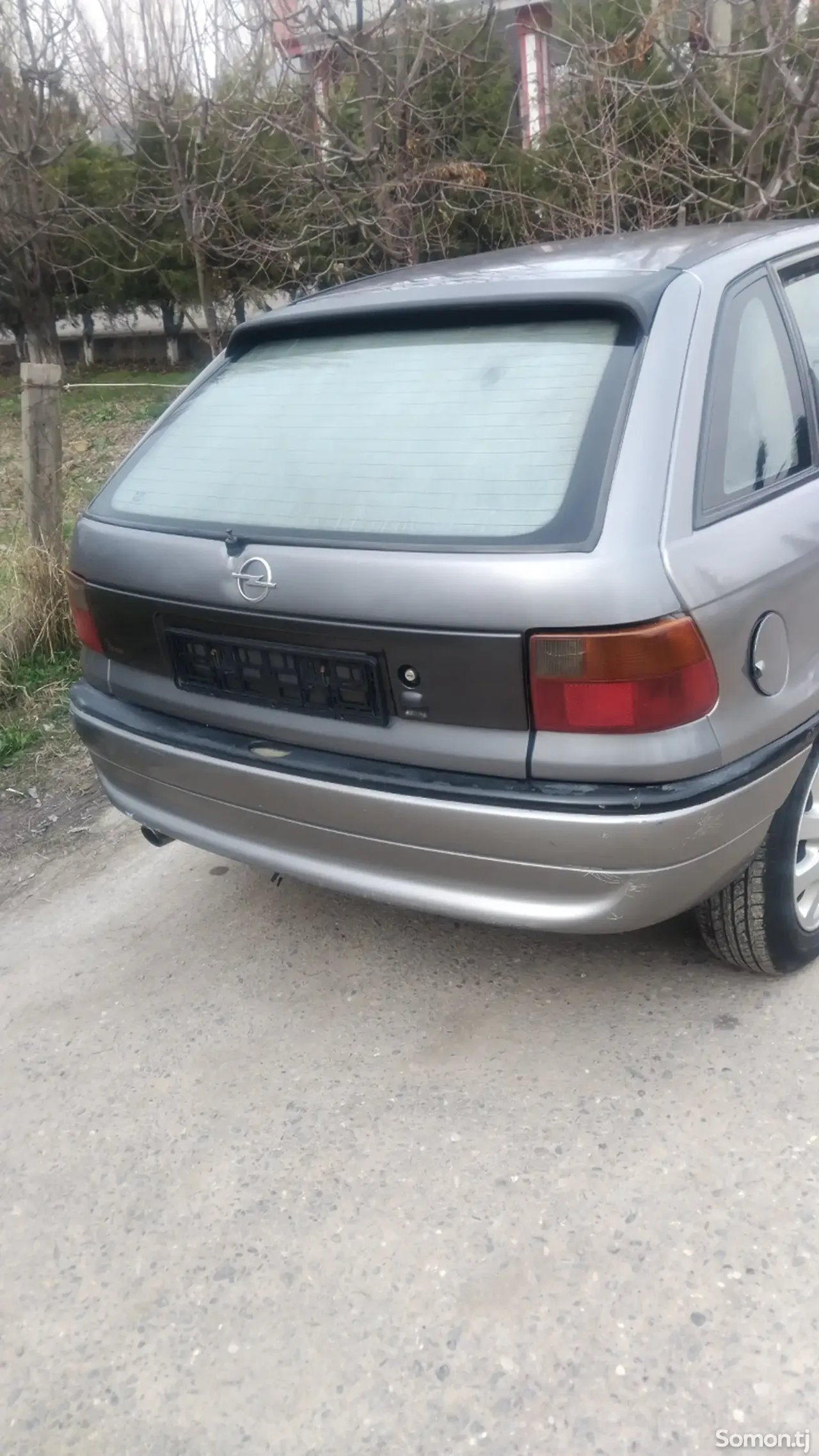 Opel Astra F 1992 · 1.6 MT